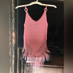 Pink crochet tank fringe bottom v hem little pearls in the knit